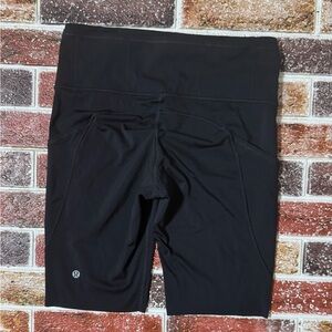 Lululemon Fast & Free biker shorts size 8 black 10” inseam
